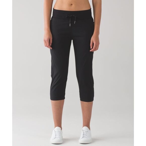 Lululemon Dance Studio Crop II Unlined 20" Black - Size: 6 - Picture 1 of 13